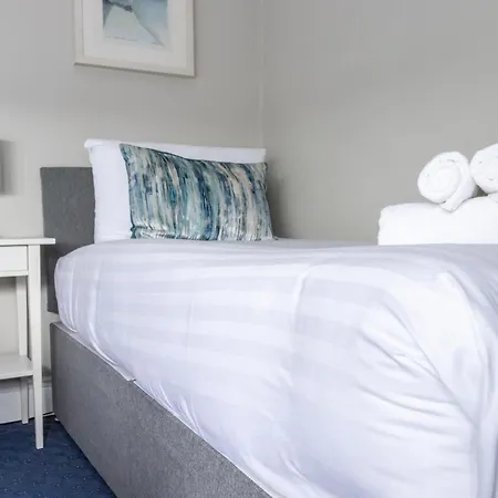 The Mariner, Ξενοδοχείο Γουέστπορτ