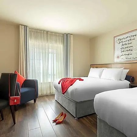 The Mariner, Hotel