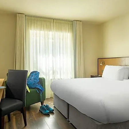The Mariner, Hotel