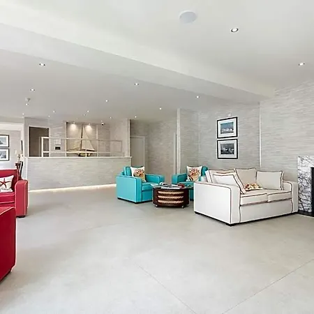 The Mariner, Hotel 3*