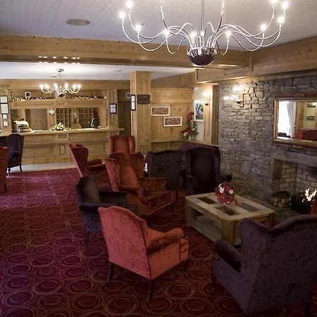 The Mariner, Hotel