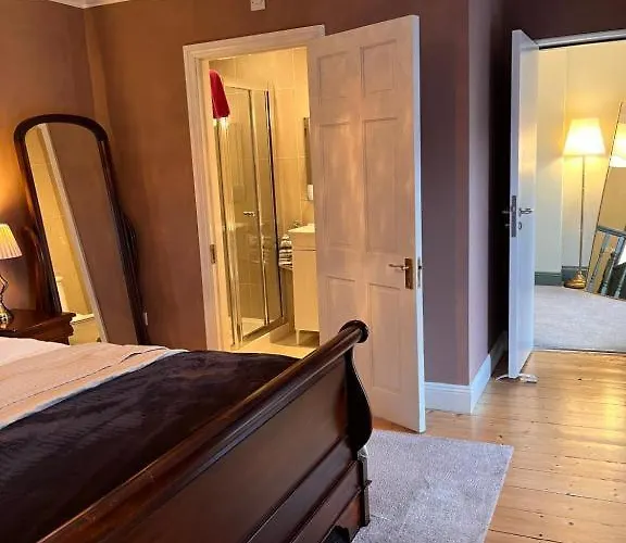 The Mariner, Westport